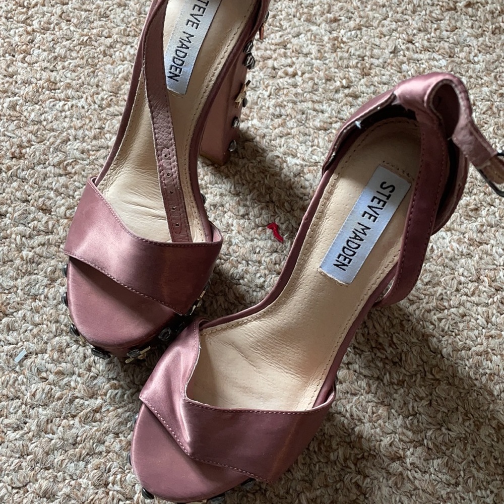 Shoes - Picture 5 of 5